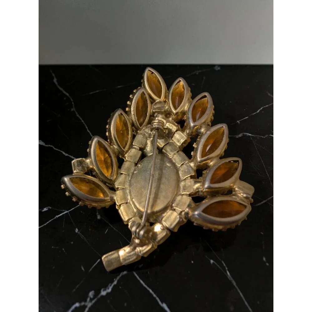 VTG Juliana Style D&E Amber Topaz Rootbeer Rhinestone Aurora Borealis Brooch Pin
